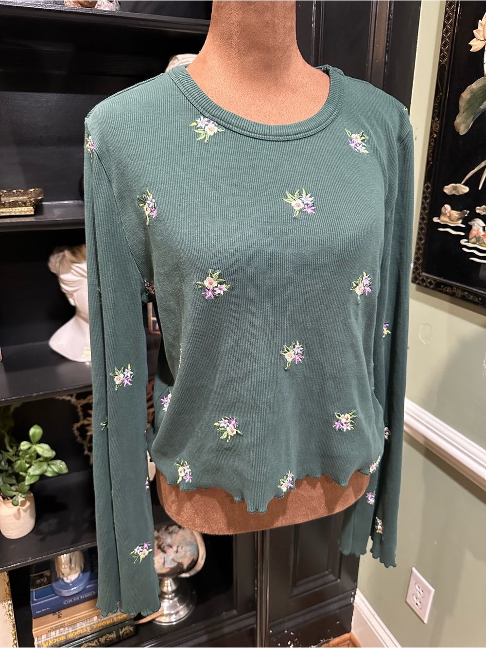 ASOS DESIGN Fluted Sleeve Ribbed Floral Embroidery Top – Bottle Green – Size 14